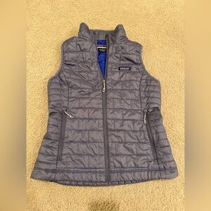 Women's Size Medium Patagonia Nano Puff Insulated Vest Full Zip Grey Purple NWOT
